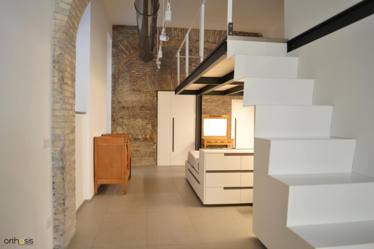 Апартаменты Luxury Loft Capocci 24 Coliseum Рим Экстерьер фото